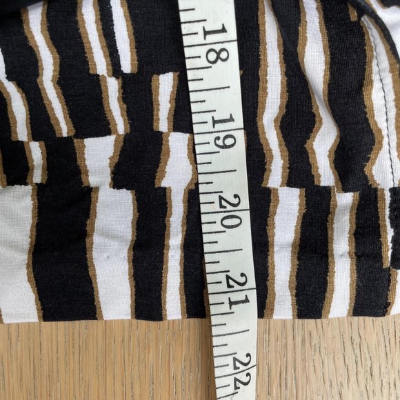 SOLDDVF wrap style top size large - Picture 6 of 8